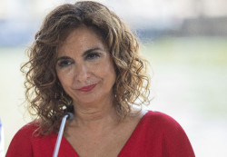 La est&oacute;mago agradecido y ministra Montero se jacta de la expulsi&oacute;n del hist&oacute;rico del PSOE Nicolas Redondo 