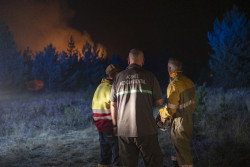 La evoluci&oacute;n favorable de los incendios en Le&oacute;n permite levantar las evacuaciones en el Valle de Fornela