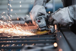 La facturación de la industria cae un 15,4% en Cantabria en julio.