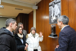 La familia de Gento dona al Gobierno el trofeo al jugador c&aacute;ntabro con m&aacute;s campeonatos de Liga de Primera Divisi&oacute;n