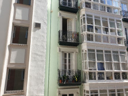 La firma de hipotecas sobre viviendas cae un 22,6% en abril en Cantabria, más que la media