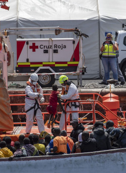 La Fiscal&iacute;a de Canarias recurre el protocolo de menores migrantes ante el TSJC y pide dejarlo en suspenso