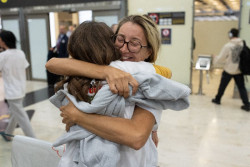 La flotillera Reyes Rigo, a su llegada a Espa&ntilde;a tras pasar 12 d&iacute;as retenida en Israel  dice  vamos a volver" con todos los gastos gratis