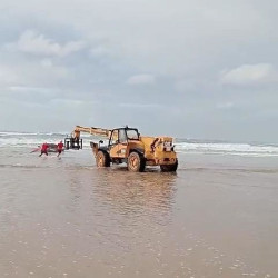 La Guardia Civil estudia denunciar a la pareja de Palencia que dej&oacute; su coche en la playa de Oyambre