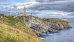 La historia de Cantabria ya está escrita pero le quedan muchas hojas en blanco....
