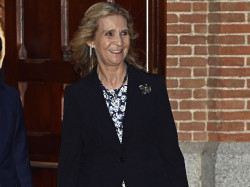 La infanta Elena reconocida como aficionada ejemplar de la Feria de Santiago de Santander