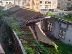 La Inspección exige a la alcaldesa de Santander la retirada del material con amianto próximo a la Biblioteca Municipal