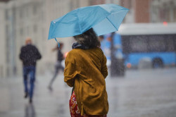 La llegada de un frente deja lluvias el viernes en Pen&iacute;nsula y Baleares, con bajada de temperaturas hasta 8&ordm;C el s&aacute;bado