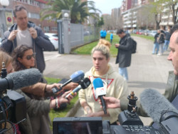 La madre del alumno agredido no quiere sacarle del IES Torres Quevedo y denuncia que las medidas "no están funcionando"