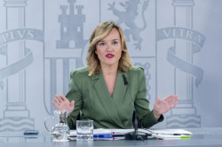 La ministra Alegr&iacute;a dice quees "compatible" ser ministro y l&iacute;der auton&oacute;mico porque lo dice ella