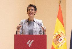 La ministra Saiz sigue repartiendo migrantes por Espa&ntilde;a apelando a la solidaridad sin consultar a las CCAA