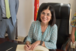 La ministra vocera,Darias, dice  que los contagios siguen en una tendencia "descendente"
