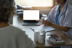 La mitad de los españoles cree que no existen las mismas oportunidades para acceder a la asistencia sanitaria