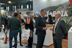 La naturaleza y el turismo activo, protagonistas del estand de Cantabria en INTUR