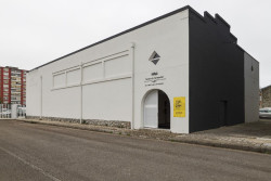 La Nave Sotoliva reabre hoy con la exposición `Diving Clouds`