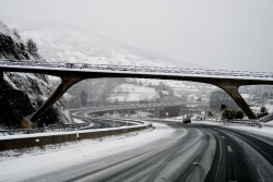 La nieve permite circular sin problema por autov&iacute;as y nacionales en Cantabria pero siguen cerrados 4 tramos auton&oacute;micos