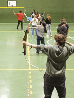 `La Noche es Joven` celebra la actividad `La Mansión de las Sensaciones`