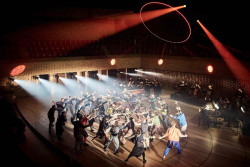 La ópera-ballet `Las indias galantes` canta a la diversidad y levanta al Teatro Real con un espectáculo eléctrico