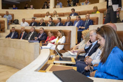  La oposici&oacute;n pide a Buruaga que "no anuncie tanto y vaya cumpliendo"