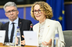 La OTAN pide más coordinación con la UE para elevar la producción industrial y apoyar a Ucrania