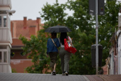 La Pen&iacute;nsula continuar&aacute; este lunes con el descenso de las temperaturas y lluvias persistentes en el extremo norte