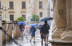 La Pen&iacute;nsula sufrir&aacute; este domingo un fuerte descenso de las temperaturas y lluvias intensas en el tercio nordeste