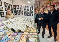 La Plaza Pombo acoge desde hoy y hasta el domingo la III Feria de Primavera de Artesanía