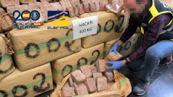 La Policía Nacional detiene en Jaca (Huesca) a 5 individuos con 400 kilos de hachís con destino a Francia
