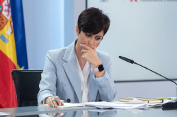 La pol&iacute;tica en este pa&iacute;s est&aacute; desquiciada la ministra Rodriguez acusa a Casado de militante  de la extrema derecha"