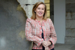 La presidenta del Parlamento recibirá la distinción de Economista del Año 2025