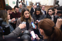 La presunta ministra de Igualdad, Montero, denuncia a las eurodiputadas que la ministra de Justicia no les da datos de las revisiones del `solo s&iacute; es s&iacute;` .