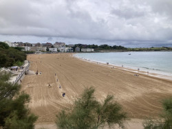 La Segunda Playa del Sardinero acogerá hoy los fuegos artificiales por los Santos Mártires