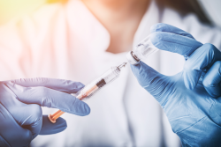 La tasa de positividad de la gripe sube al 25% y la de la Covid-19 al 14%, según Sanidad