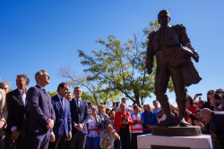 La tauromaquia está "más viva y más sana que nunca", espeta Novillo tras la inauguración de la estatua de `Antoñete`