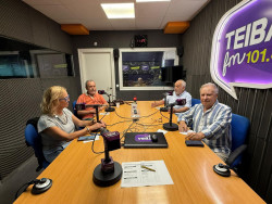 La tertulia de Claudio Acebo, la sociedad del alcohol y la masificación turística.     Carlos Magdalena