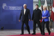 La UE recuerda a Putin que puede acabar la guerra "hoy" sin necesidad de reunirse con Trump y Xi