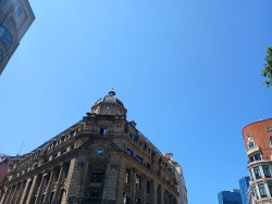 Las altas temperaturas mantienen ma&ntilde;ana en aviso a la mitad del pa&iacute;s y habr&aacute; nubes y lluvias en el Cant&aacute;brico