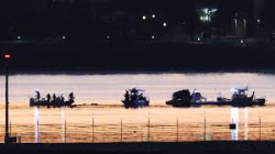 Las autoridades descartan que haya supervivientes tras el accidente a&eacute;reo de Washington