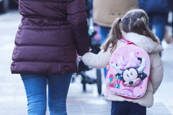 Las familias afrontan la `vuelta al cole` preocupadas por el encarecimiento del coste: "Intentamos ajustar los gastos"