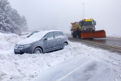Las heladas generalizadas, la nieve o el oleaje pondr&aacute;n en riesgo este s&aacute;bado a una veintena de provincias