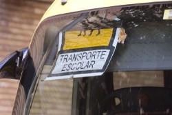 Las Mesas de Movilidad y la FAMPA piden soluciones al "caos" del transporte escolar
