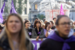 Las ministras socialistas abandonan la manifestaci&oacute;n a mitad de recorrido