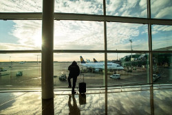 Las reservas de vuelos a Oriente para el verano se recuperan pero a&uacute;n marcan ca&iacute;das del 30%, seg&uacute;n IATA