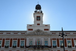 Las televisiones dan hoy las Campanadas 2021 con sus rostros populares y la baja de Ana Obreg&oacute;n por Covid-19