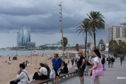 Las temperaturas suben ma&ntilde;ana, salvo en Galicia con lluvias y tormentas, que se extender&aacute;n al Cant&aacute;brico