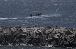 Llegan a La Restinga (El Hierro) unas 98 personas migrantes, entre ellas cuatro menores, a bordo de un cayuco