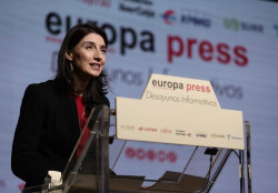 Llop muestra su "solidaridad",nada m&aacute;s, ante el acoso a la familia de Canet pero no denuncia el ataque a los DDHH