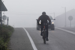 Lluvias, tormentas y niebla activan este martes alertas en siete provincias