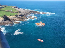 Localizan un cuerpo en el &aacute;rea de b&uacute;squeda del buzo desaparecido en la costa de Castro