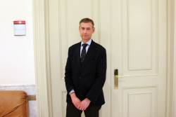 López del Moral tiene "esperanza" en que PSOE y PP lleguen a acuerdo para renovar el CGPJ antes de diciembre